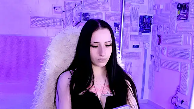 MonicaLowes webcam