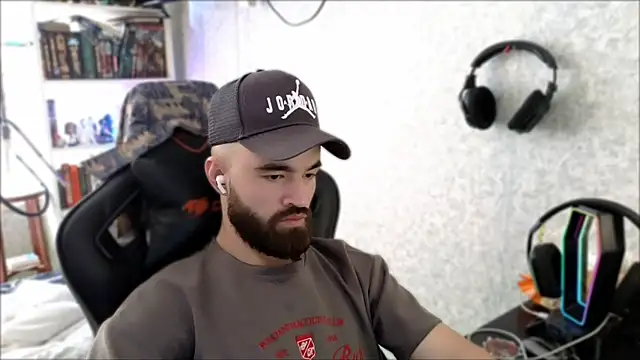 _Serious_Man webcam