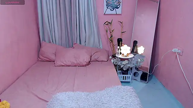 VivienneLuxe webcam