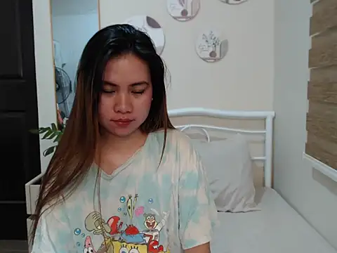 iyah11 live cam on StripChat