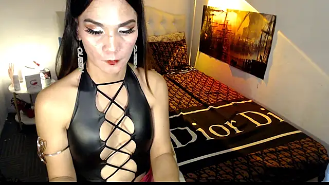 NinaDOM4CUM webcam