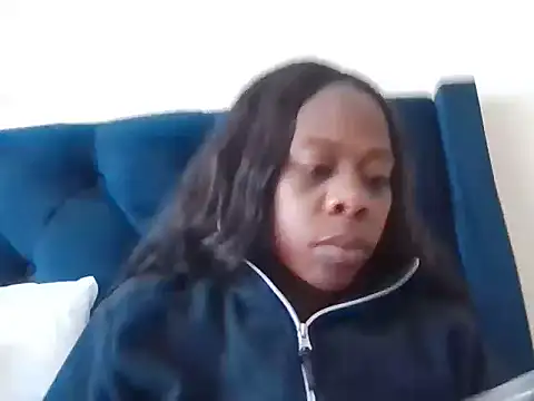 QUEENMANDYY webcam
