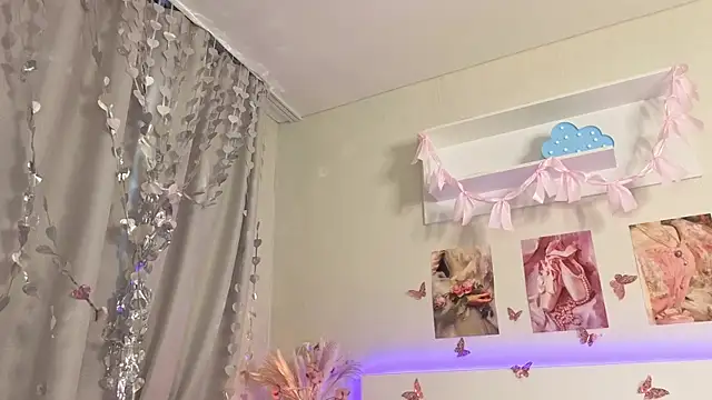 Milly_Lane webcam