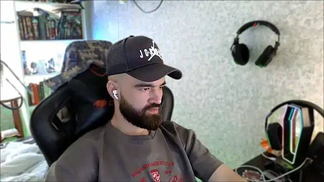 _Serious_Man webcam