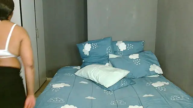 Lillyan_N webcam