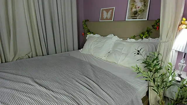 Milana_r0se webcam
