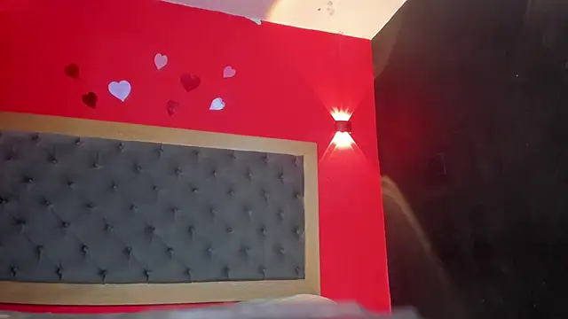 YayaHilton webcam