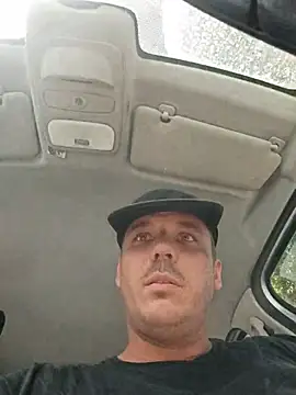 WadedGuzzling webcam