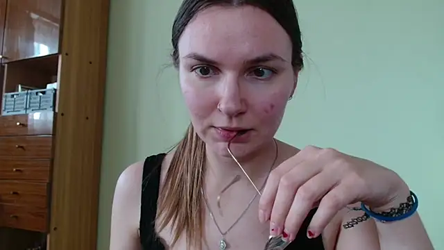LooveELLYx webcam