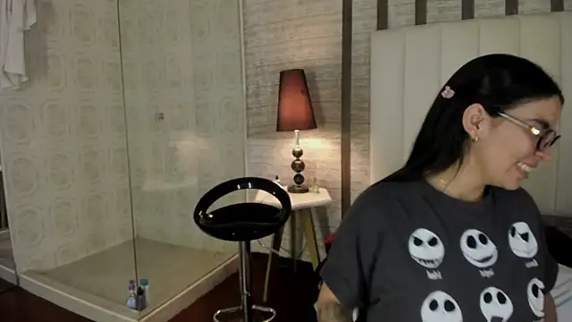 Hannah_Cross webcam