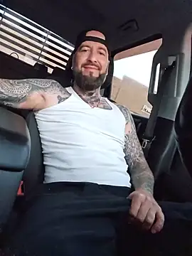 Beardedtattood live cam on StripChat