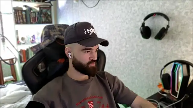 _Serious_Man webcam