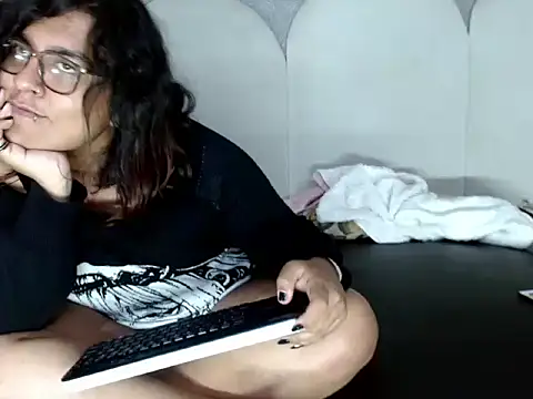 jessie_dark30 webcam