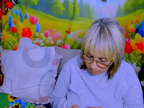 indianroxy webcam