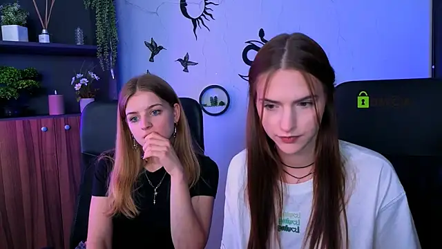 lisa_dark_ webcam