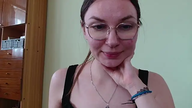 LooveELLYx webcam