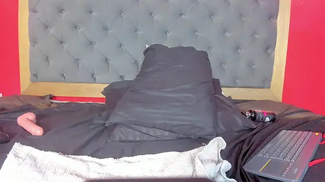 YayaHilton webcam