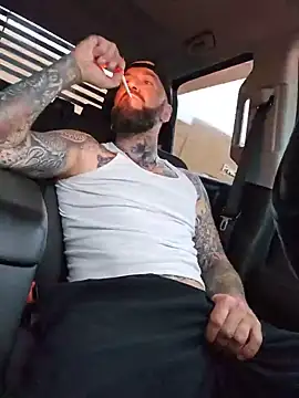 Beardedtattood webcam