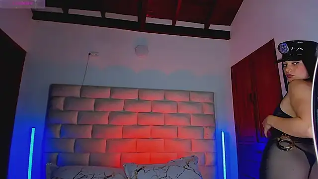 HollyGrey_ webcam