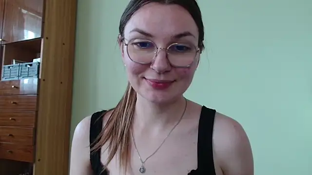 LooveELLYx live cam on StripChat
