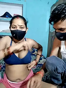 RoyalDesiCouple webcam