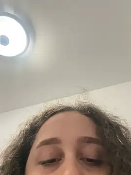CurlyMaddie webcam