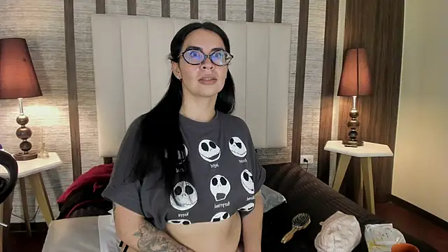 Hannah_Cross webcam