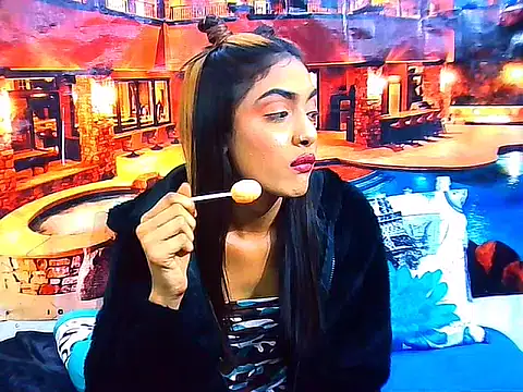 IndianPretty14u2Luv webcam