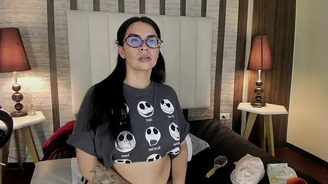 Hannah_Cross webcam