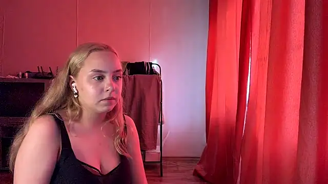 ZoraDearmon webcam