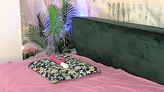 MadameDeFeu webcam
