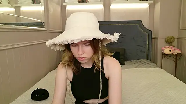 Alida_Brice webcam
