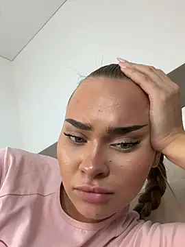 MonicaWestt webcam