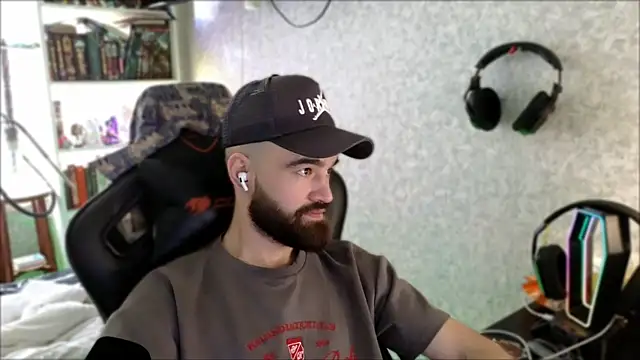 _Serious_Man webcam