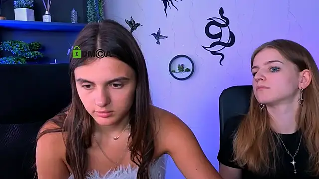lisa_dark_ webcam