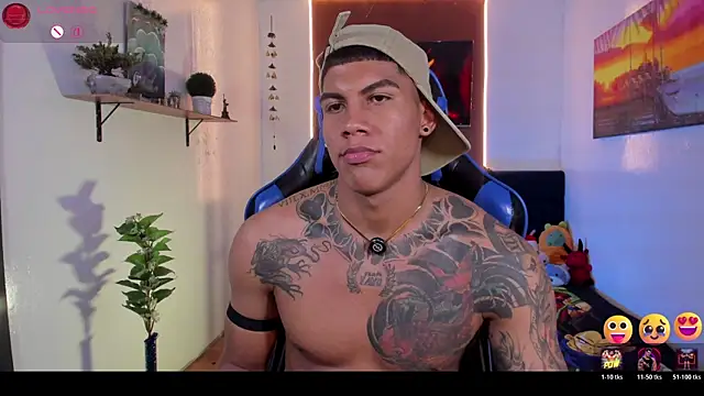 Damian_latinxxx live cam on StripChat