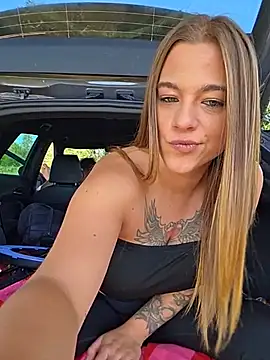 Luna_Lynn webcam