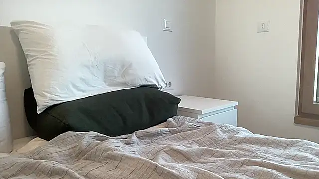 cute_mark webcam