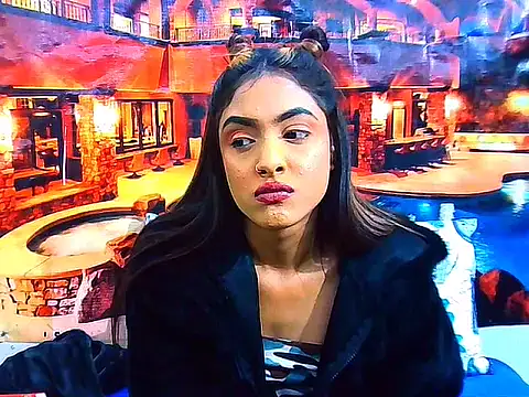 IndianPretty14u2Luv webcam