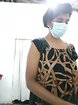 Amisha-35 webcam