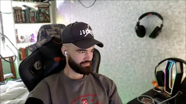 _Serious_Man webcam