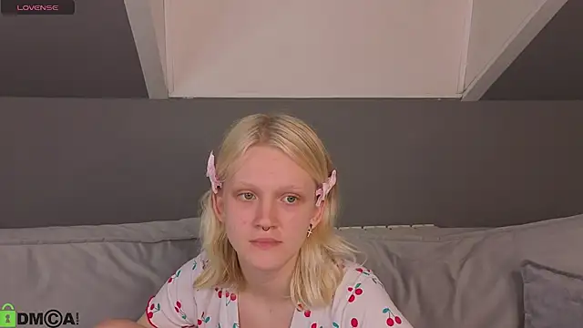 lilly_jhonass - Lilly_Jhonass's free webcam - UK Sex Cams