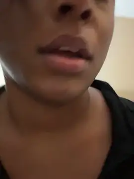 CandyLuxxxx webcam