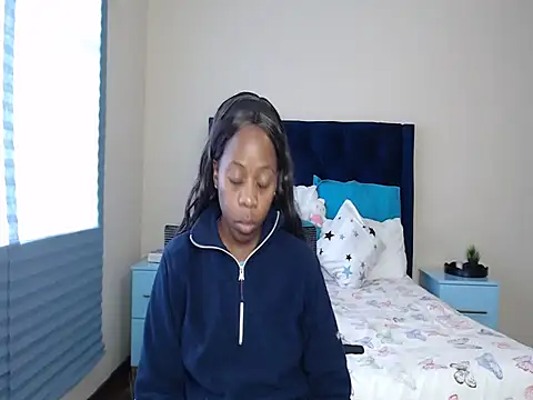 QUEENMANDYY webcam
