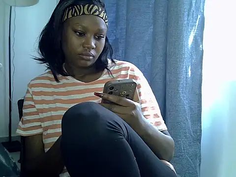 Ebony_caramell webcam