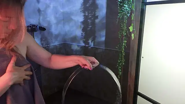 mary_ton webcam