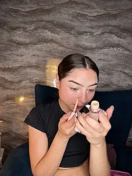 Mia_Luxor webcam