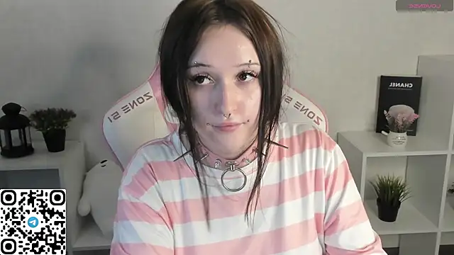 emma-blissa - Emma-Blissa's free webcam - UK Sex Cams
