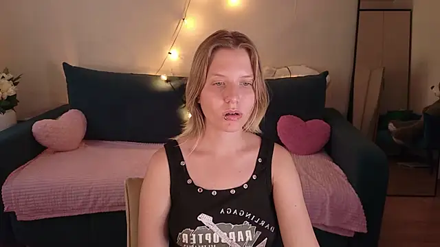 Viki_Charm webcam