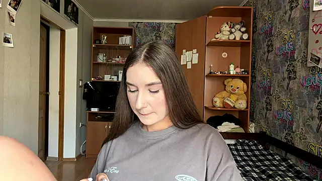 KittyNoSkirty webcam